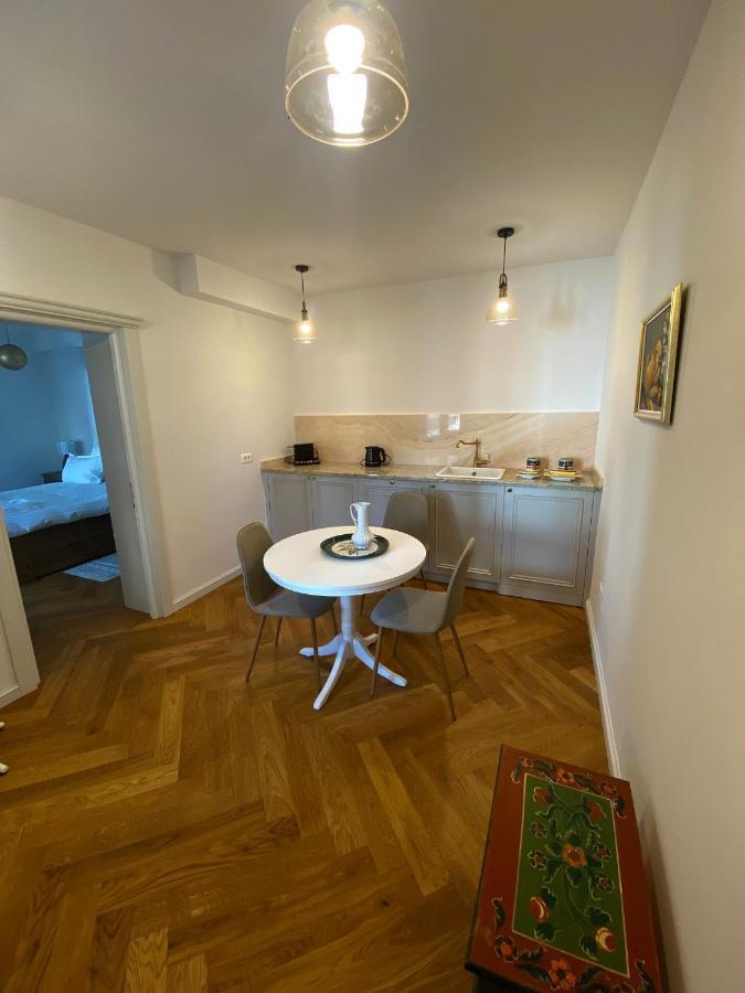 Augsburg Apart Piatra Neamţ Exteriör bild