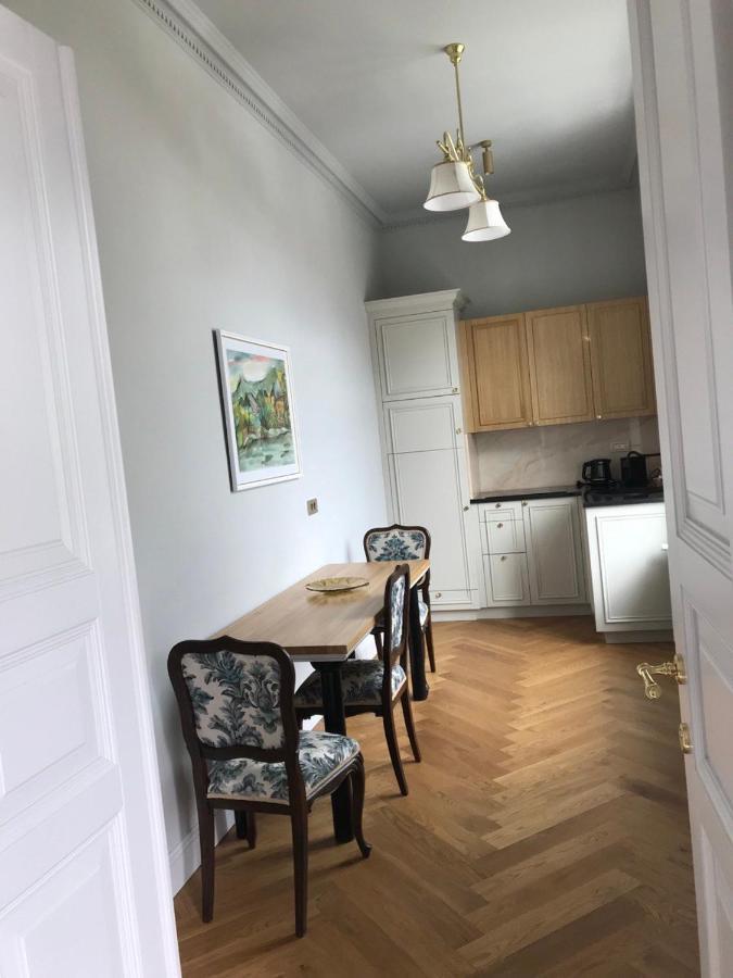 Augsburg Apart Piatra Neamţ Exteriör bild