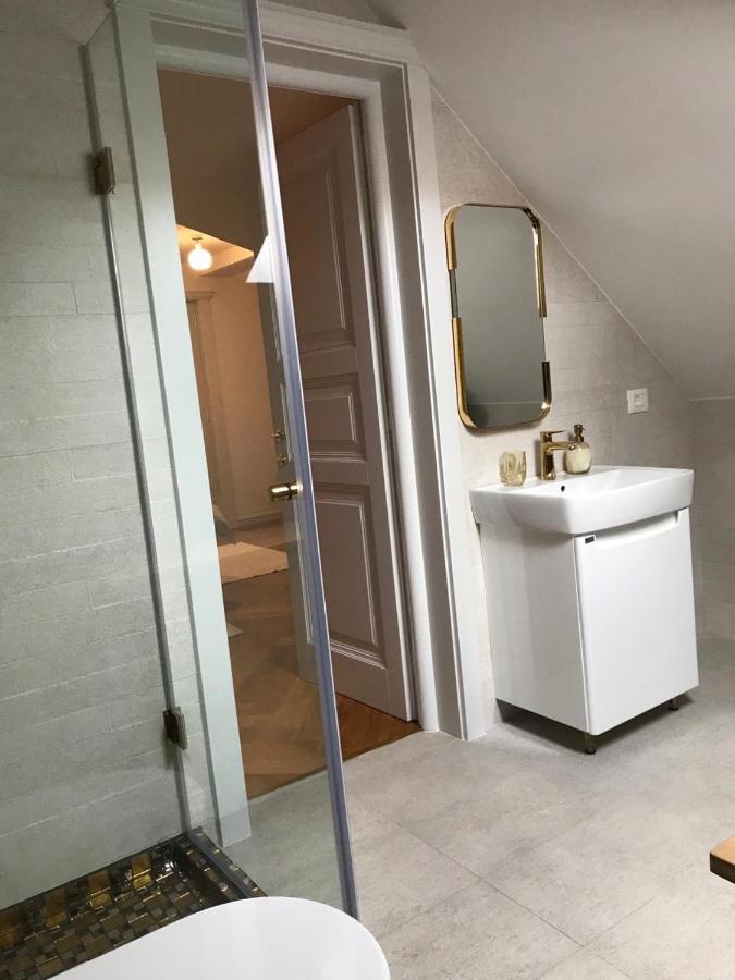 Augsburg Apart Piatra Neamţ Exteriör bild