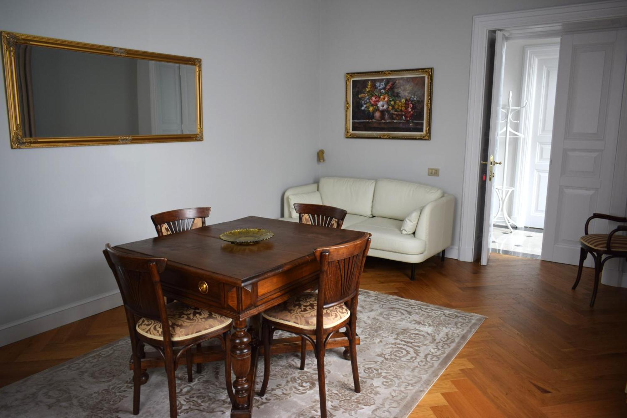 Augsburg Apart Piatra Neamţ Exteriör bild